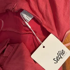 Selfie Leslie Pink strapless mini Dress thumbnail 5