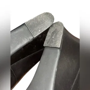 ✨ Tory Burch Black Leather Wedges – Size 7.5 – Gold Logo ✨ thumbnail 8