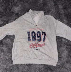 California 1997 Graphic Quarter-Zip Sweatshirt - 1XL thumbnail 1
