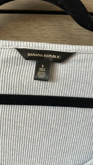 Banana Republic Henley thumbnail 2