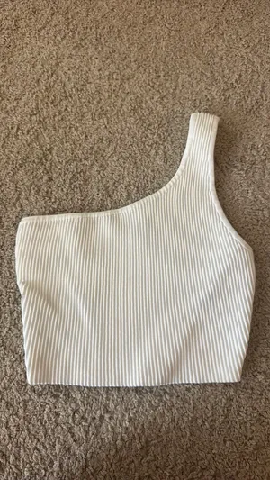 Aritzia Top  thumbnail 3
