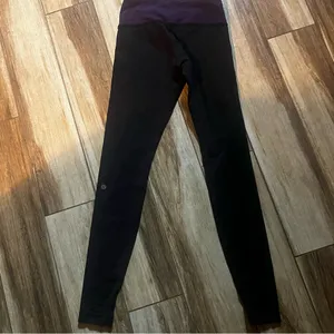 Lululemon black skinny leggings with purple thumbnail 4