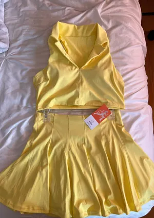 Yellow 2 piece active wear set Size L thumbnail 2