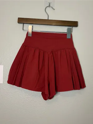 Aerie red velvet cake XS flowy pleated shorts summer casual athletic thumbnail 2
