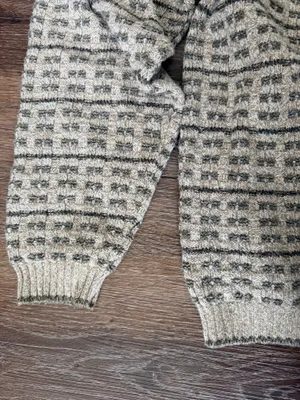 Vintage Bill Blass Tan Crewneck Sweater thumbnail 4