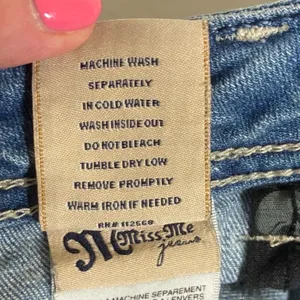 Miss Me JP4369-2L Womens 30 Light Wash Distressed Fleur De Lis Bootcut Jeans thumbnail 5