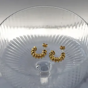 18k Gold Retro Inspired Textured Hoop Earrings thumbnail 2