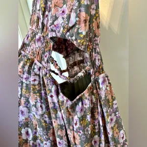 Forever21 - Floral Print Cutout Mini Dress - Brand new, never worn! thumbnail 3