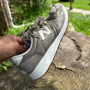 New Balance 420 women sneakers shoes size 7 thumbnail 4