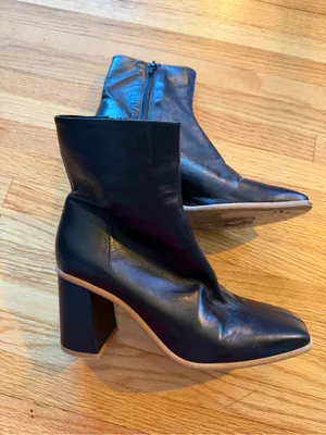 Free People Sienna Black Leather Block Heel Ankle Boots- 38 thumbnail 3