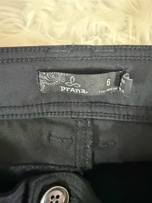 prAna Halle Hiking Pants Size 6 Tall Black Convertible Roll-Up Outdoor Pants thumbnail 2