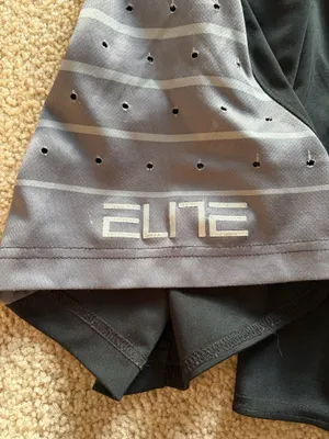 Nike Elite Men’s athletic shorts with gray side panels thumbnail 3