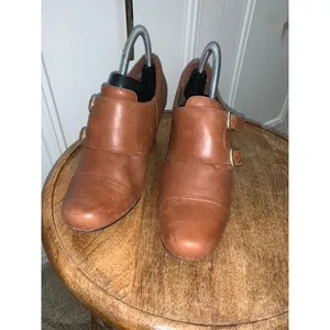 Clarks‎ Women's Brown Ankle Booties Size 9.5M Double Buckle Block Heel thumbnail 2