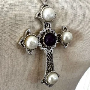 Sarah Coventry crusader cross pendant necklace thumbnail 4