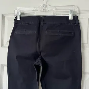 Old Navy Pixie Never-Fade Cropped Pants - Size 4 thumbnail 3
