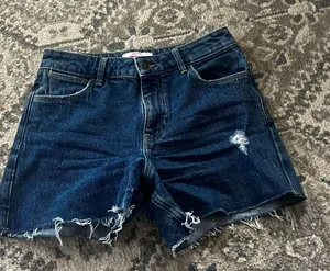 Wrangler s High Rise Vintage 4” Shorts thumbnail 1