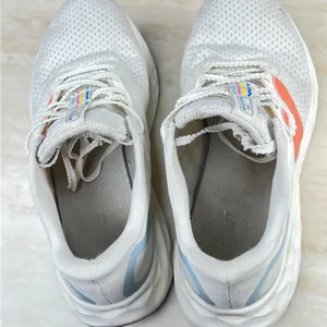 New Balance Fresh Foam Arishi v4 White Orange Blue Running Shoes Mens 7 Wome 8.5 thumbnail 11