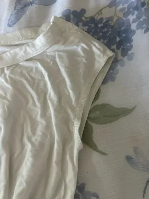 Threaded rose white wide neck cropped blouse Size XXS thumbnail 3