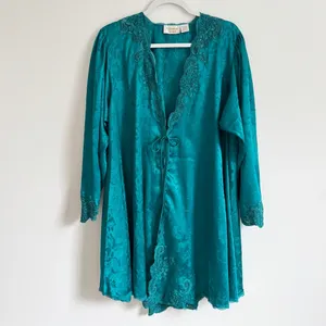 Y2K Victoria’s Secret Robe Floral Embroidered Beaded Size M/Large Teal Blue VTG thumbnail 2