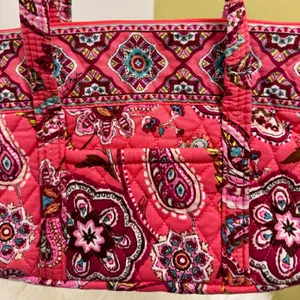 Vera Bradley Pink Shoulder Bag Zip Top Call me Coral Retired Pailsey Medallion thumbnail 5