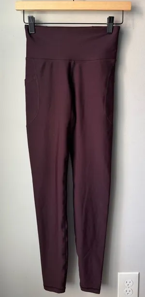 Old Navy PowerSoft High-Rise Go-Dry Leggings Burgundy Side Pocket Athletic Pants thumbnail 1