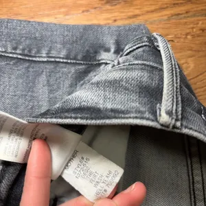 Mother The Flirt Jeans in Hell Yeah! Wash Size 28 Faded Dark Denim Distressed thumbnail 10