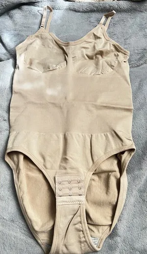 Hey shape NWOT Beige Shapewear Bodysuit MEDIUM Tan thumbnail 1