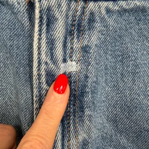 Vintage 90s Levi's 34 14 Shorts 550 Relaxed Fit High Rise Medium Wash Denim Boho thumbnail 3