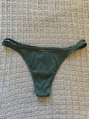 Hollister Ribbed Deep Olive Green Bikini Bottom Cheeky Cutout Medium Swimwear thumbnail 2