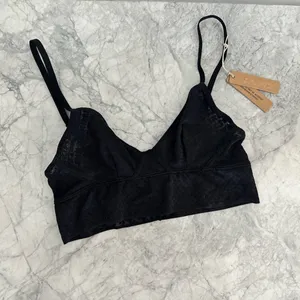 SKIMS LOGO MESH BLACK TRIANGLE BRALETTE - Black | Size XS thumbnail 2