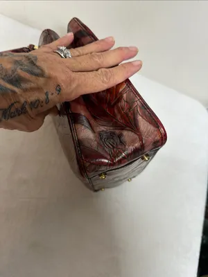 Rare vintage Embossed Brahmin Burgundy Floral Embossed Leather Satchel thumbnail 5