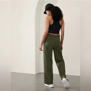 Athleta Trekkie High Rise Parachute Pants Aspen Olive NWT Sz LRG thumbnail 4