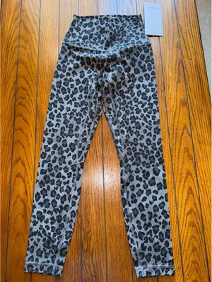 Lululemon Align No Line High Rise 25” True Leopard Black Multi Size 4 NWT thumbnail 3