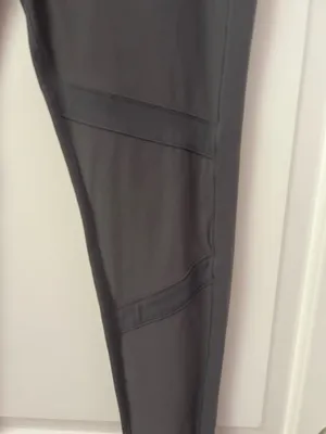 Athleta Pants Women’s 8 thumbnail 2