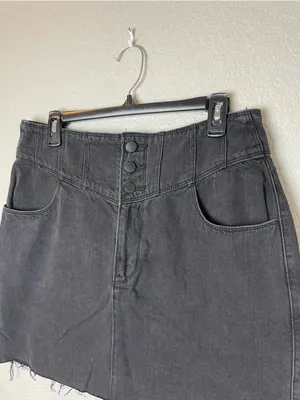 BNWT! Hollister Black High-Rise Button-Front Mini Skirt Size 32 thumbnail 2