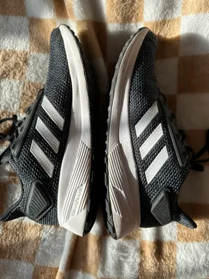 Adidas Sneakers thumbnail 3