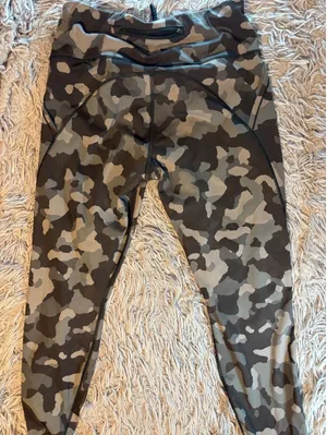 Athleta Lightning 7/8 Tight Camo Leggings Grey Olive Green Size L 487508 thumbnail 1