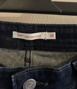Levi's 529 Curvy Bootcut Dark Wash Jeans thumbnail 6