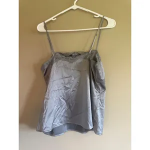 New York & Company Womens Silver Satin‎ Lace Trim Camisole Top Size M Grey thumbnail 2