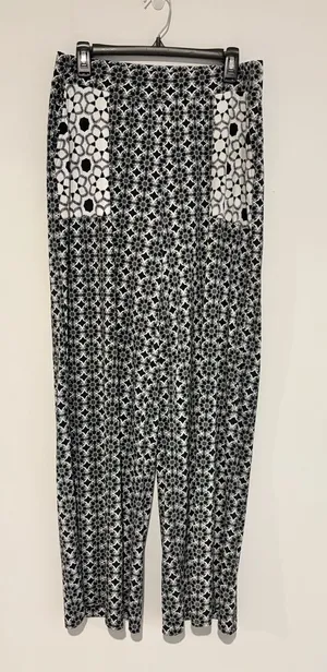 New directions pull on floral boho Printed Wide-Leg Pants Black‎ & White medium thumbnail 1