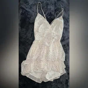 Princess Polly The Keilan Wrap Romper in Beige Size 4 thumbnail 13