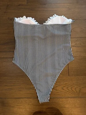 SHEIN Black & White Striped Women’s ' One-Piece Swimsuit Size Large - C45-055 thumbnail 7