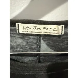 Free People "Clare" Lightweight Camo Tee‎ Sz L thumbnail 5