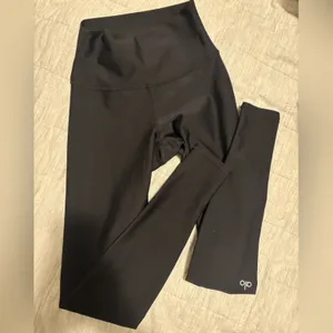 ALO high waist airlift full length black leggings thumbnail 4