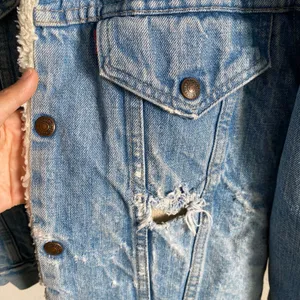 Levi's Vintage Destroyed Sherpa Denim Jacket in Medium Wash thumbnail 4