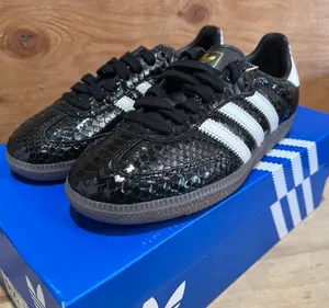 Adidas Women's Black Trainers thumbnail 1