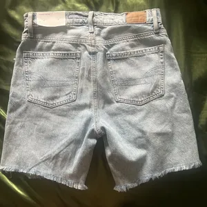 American Eagle Shorts size 0 thumbnail 3