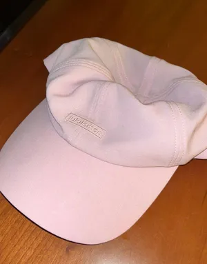 Hat thumbnail 1