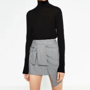 Zara Black & White Houndstooth mini Skirt with Bow Knot thumbnail 2