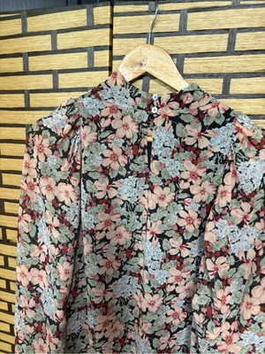 Entro Floral Blouse Size large thumbnail 4